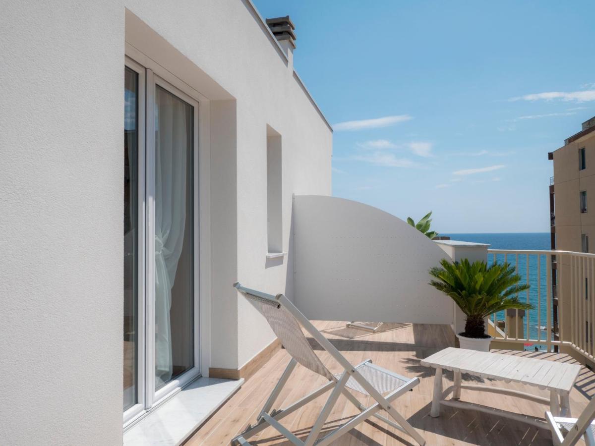 Hotel Continental Pietra Ligure Extérieur photo