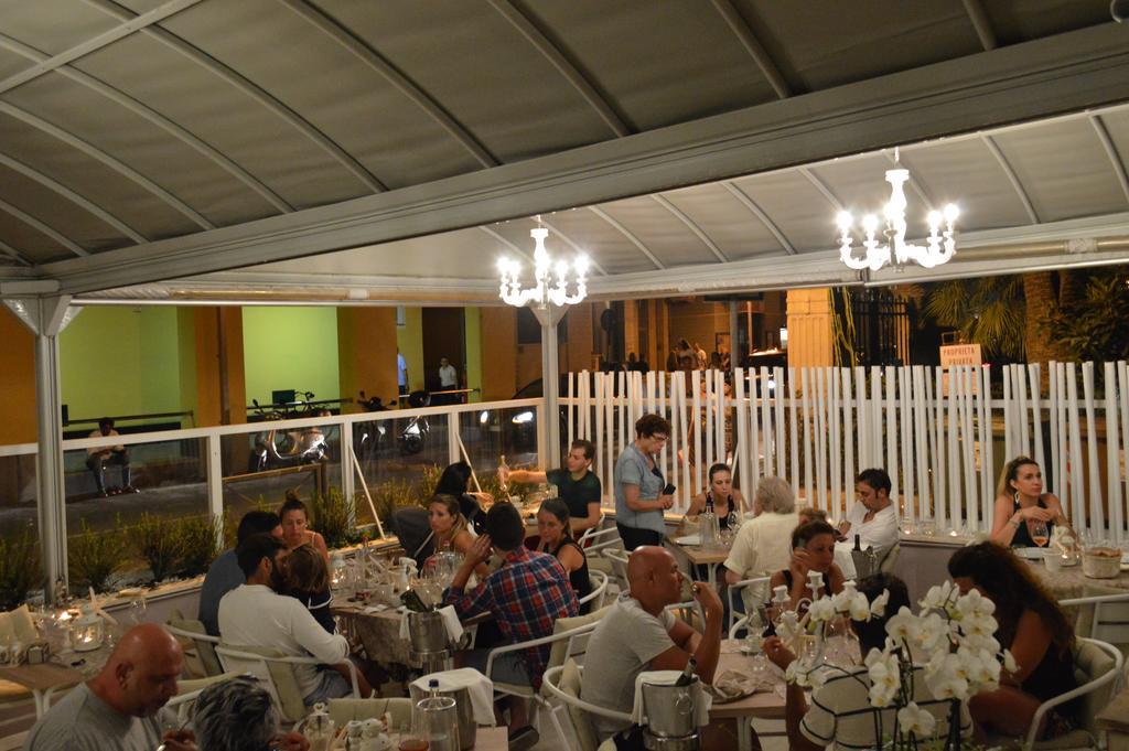 Hotel Continental Pietra Ligure Extérieur photo