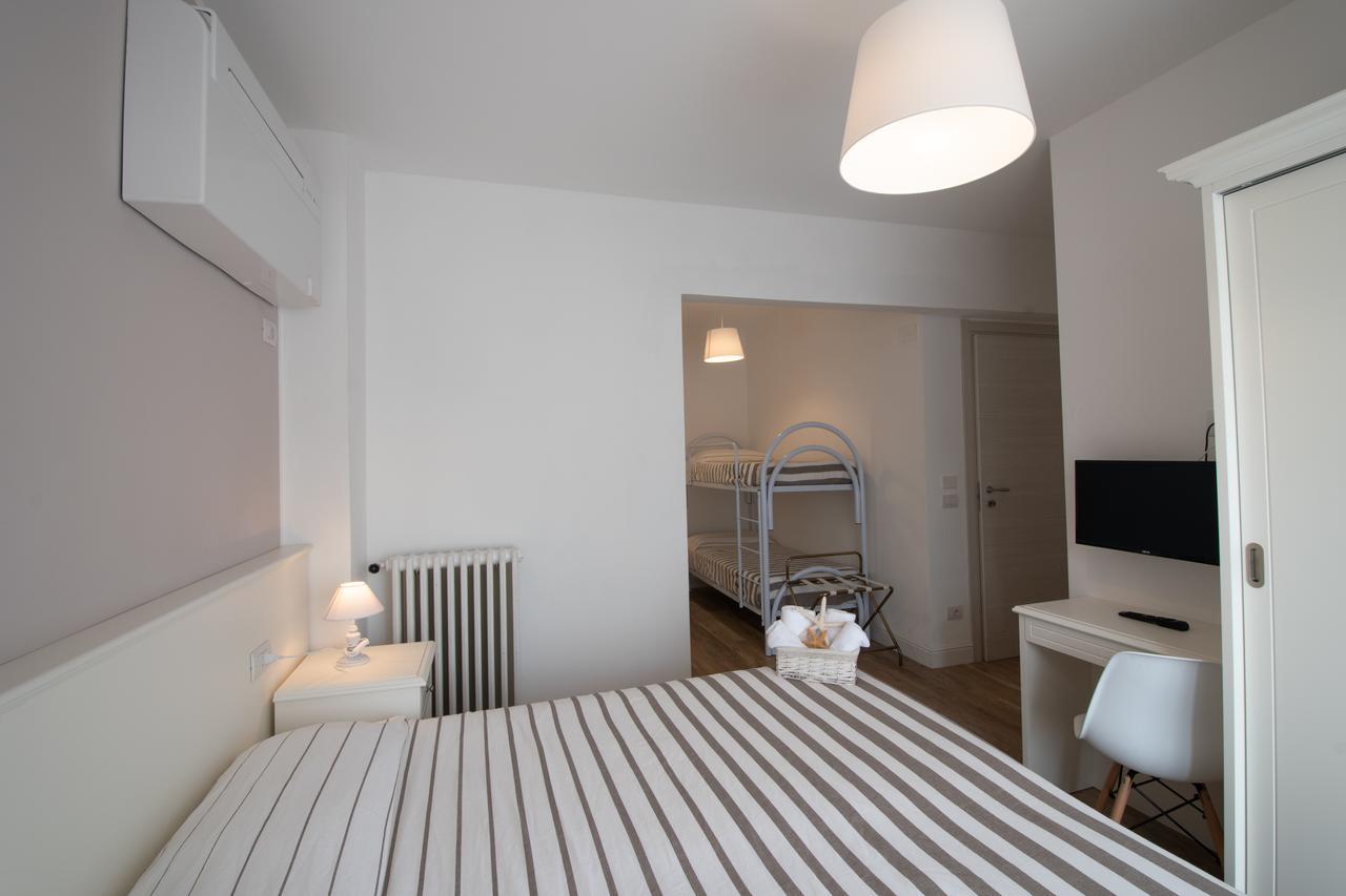 Hotel Continental Pietra Ligure Extérieur photo